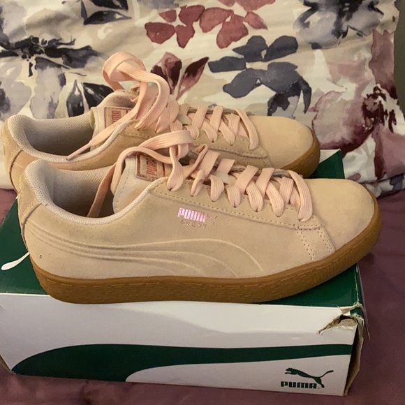 Puma - Picture 3 of 4